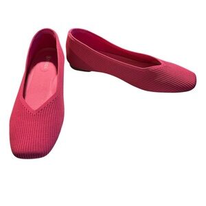 Vivaia Margot Walker Size 13 Square-Toe V-Cut Lightweight Flats NWOT